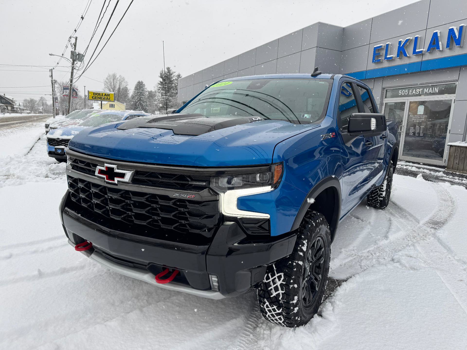 Used 2024 Chevrolet Silverado 1500 ZR2 w/ Technology Package image 4