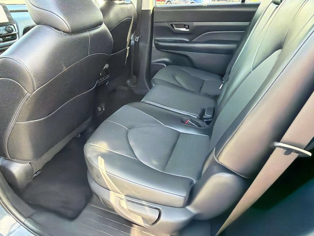 Certified 2024 Toyota Grand Highlander FWD image 28