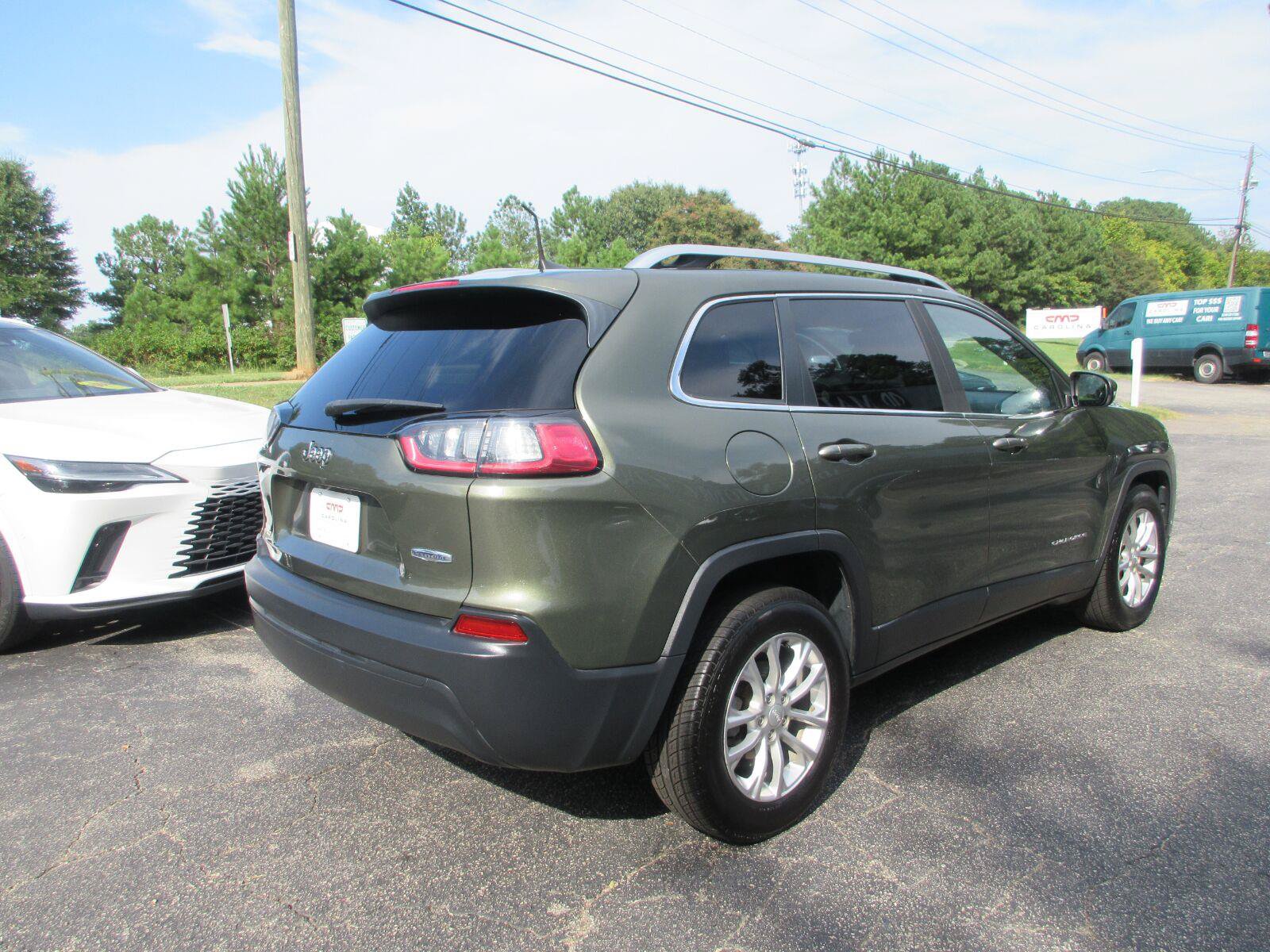 Used 2019 Jeep Cherokee Latitude w/ Popular Appearance Group FWD image 5