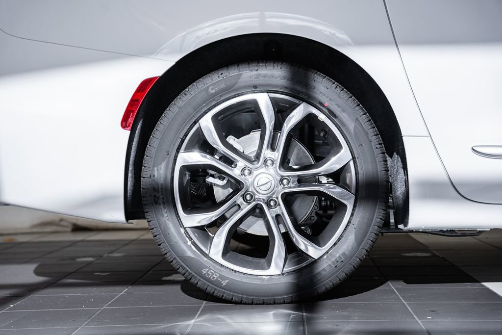 New 2026 Chrysler Pacifica Pinnacle image 16