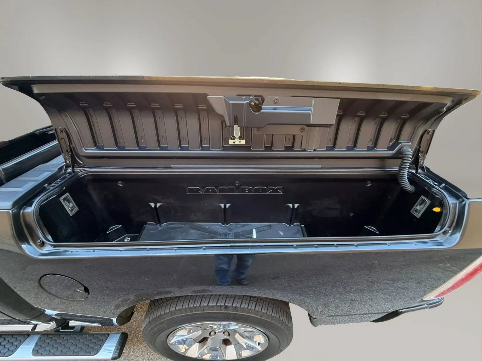 Used 2016 RAM 1500 Limited RWD image 19