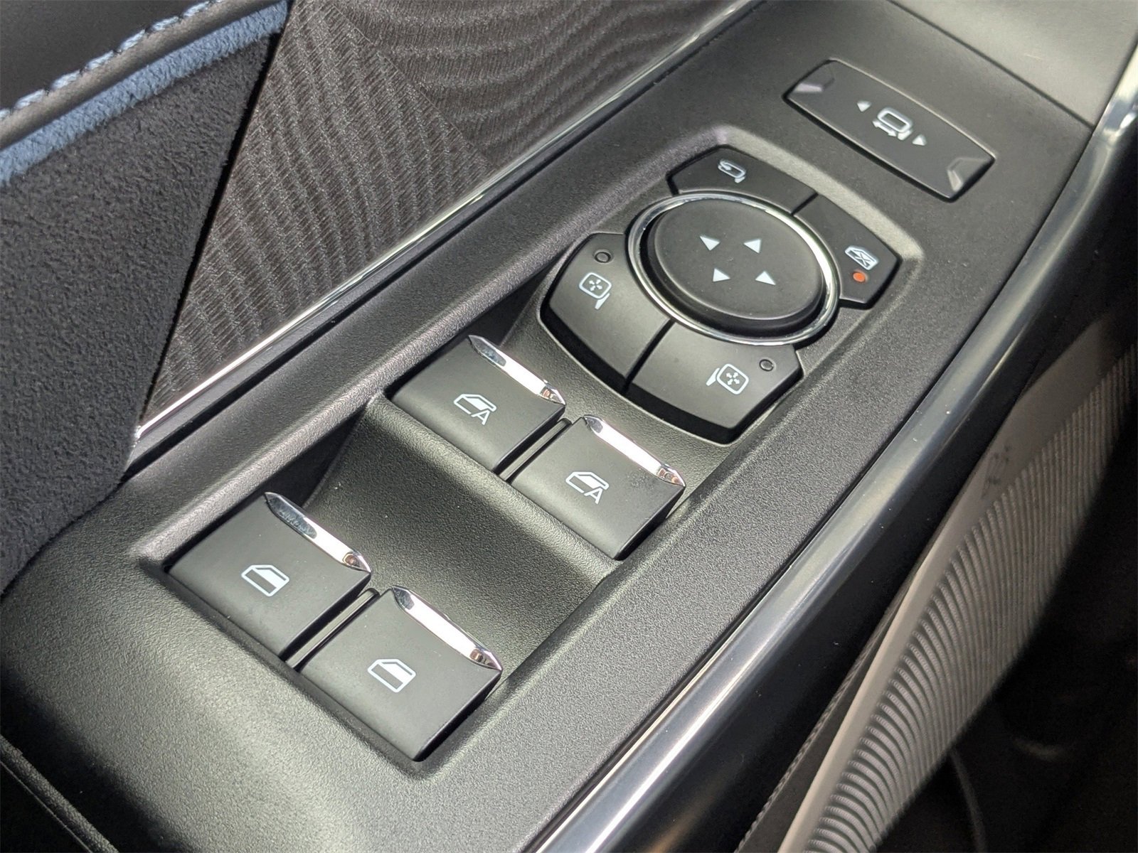 Used 2025 Ford F250 Platinum w/ FX4 Off-Road Package image 27