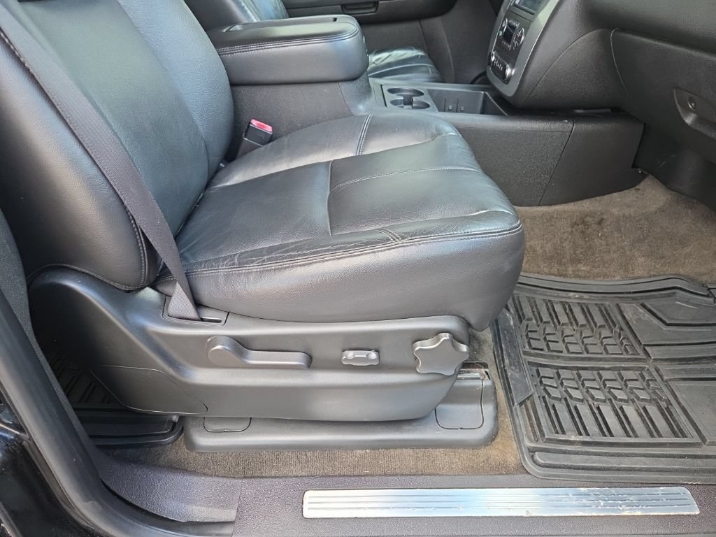 Used 2008 GMC Yukon SLT w/ SLT Preferred Equipment Group AWD/4WD image 37