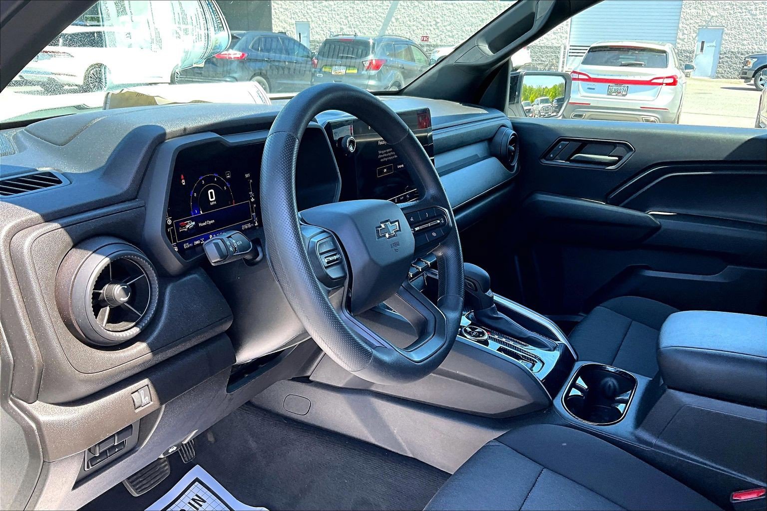 Used 2023 Chevrolet Colorado Trail Boss w/ Technology Package image 14