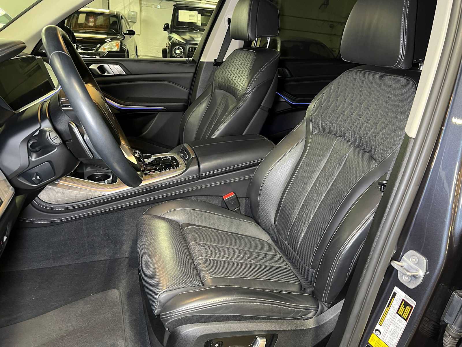 Used 2019 BMW X7 xDrive50i w/ Premium Package AWD/4WD image 31