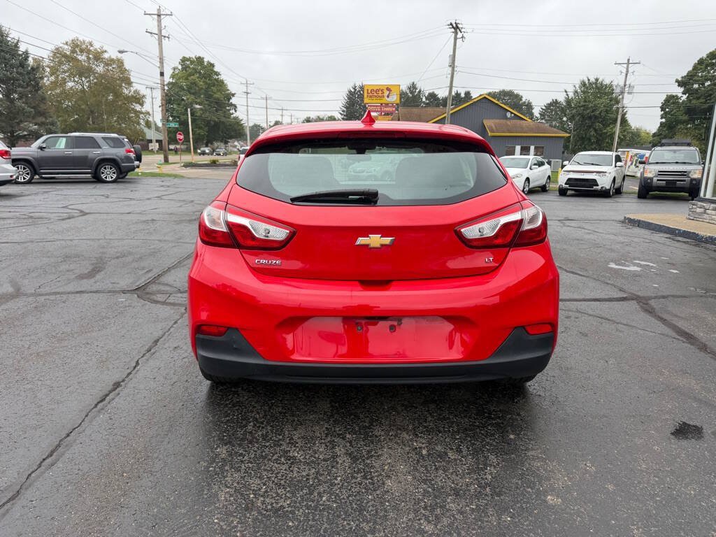 Used 2017 Chevrolet Cruze LT w/ Convenience Package FWD image 9