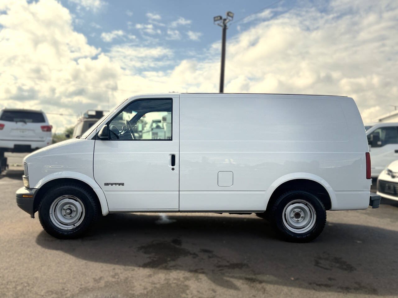 Used 2000 GMC Safari RWD image 5