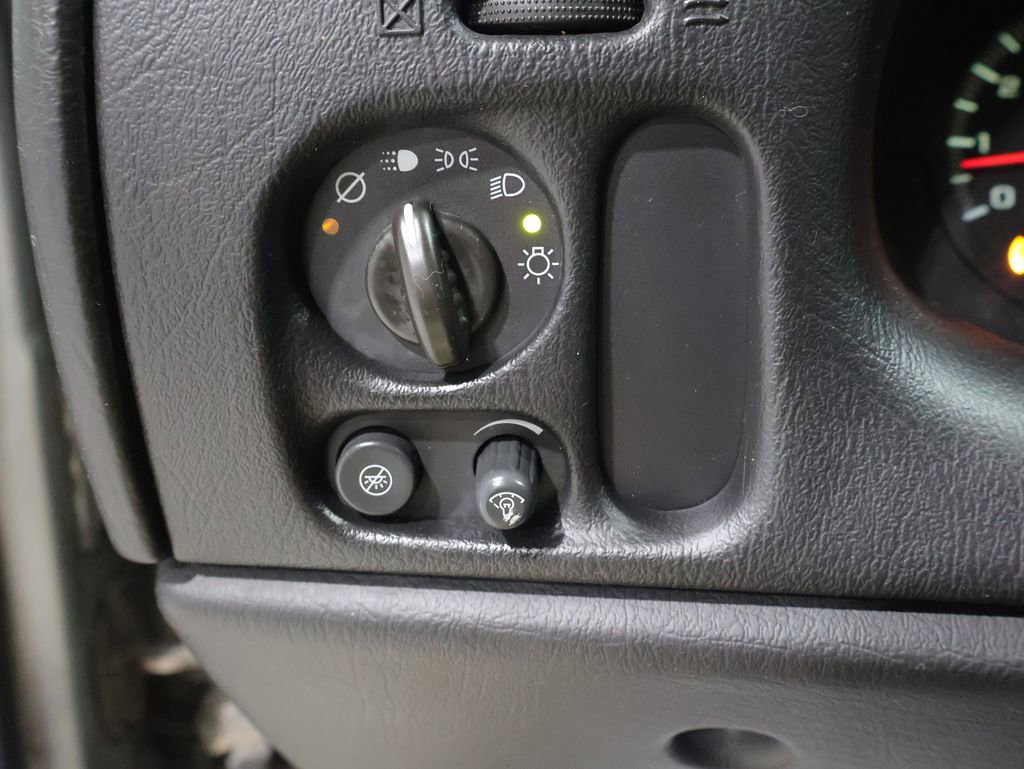 Used 2005 Chevrolet TrailBlazer LS w/ LS Preferred Equipment Group image 28