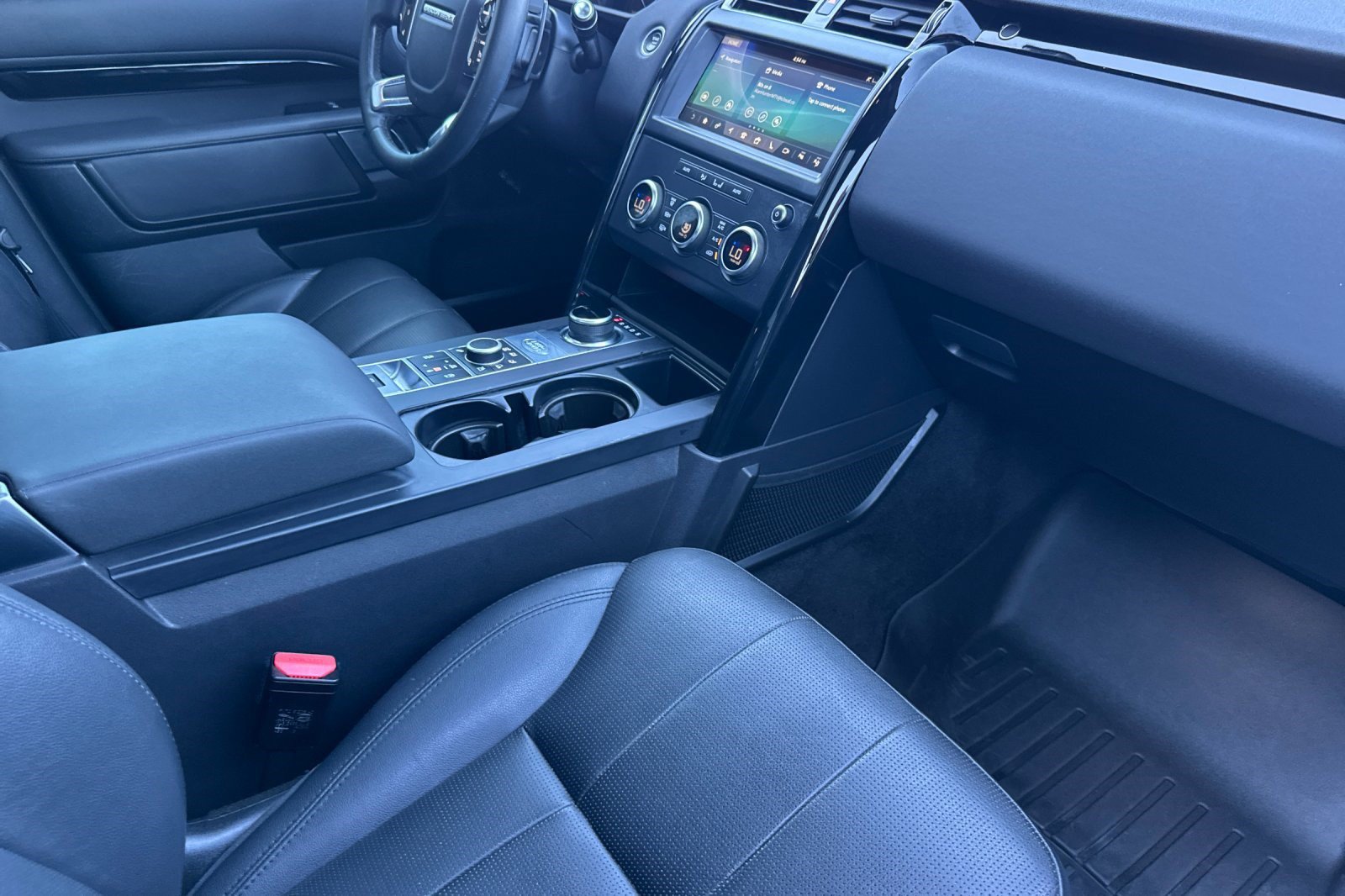Used 2019 Land Rover Discovery SE AWD/4WD image 35