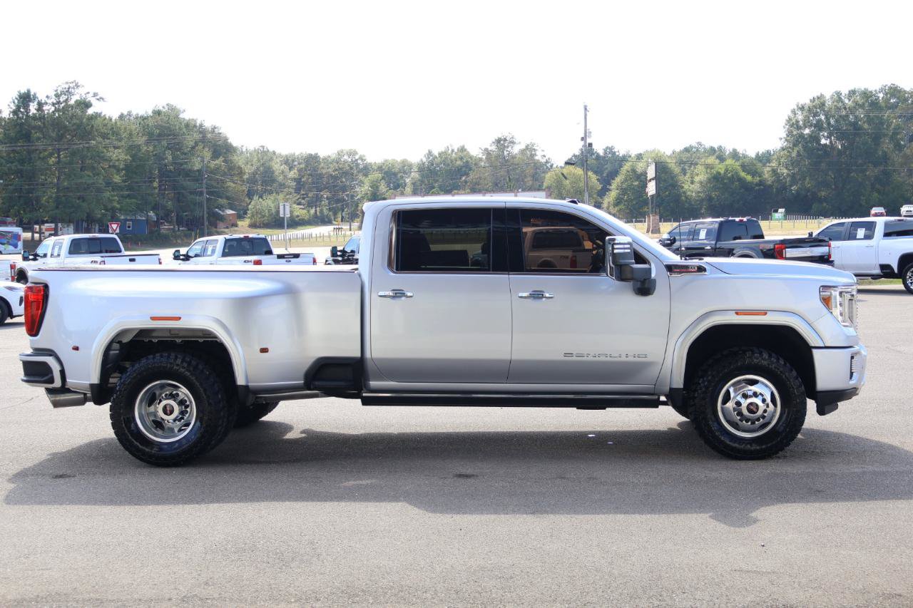 Used 2021 GMC Sierra 3500 Denali w/ Denali Ultimate Package AWD/4WD image 4