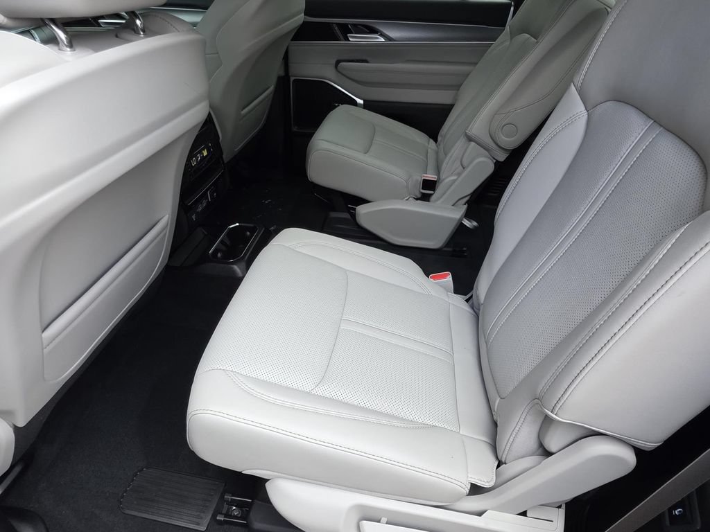 New 2025 Jeep Wagoneer Series II AWD/4WD image 10