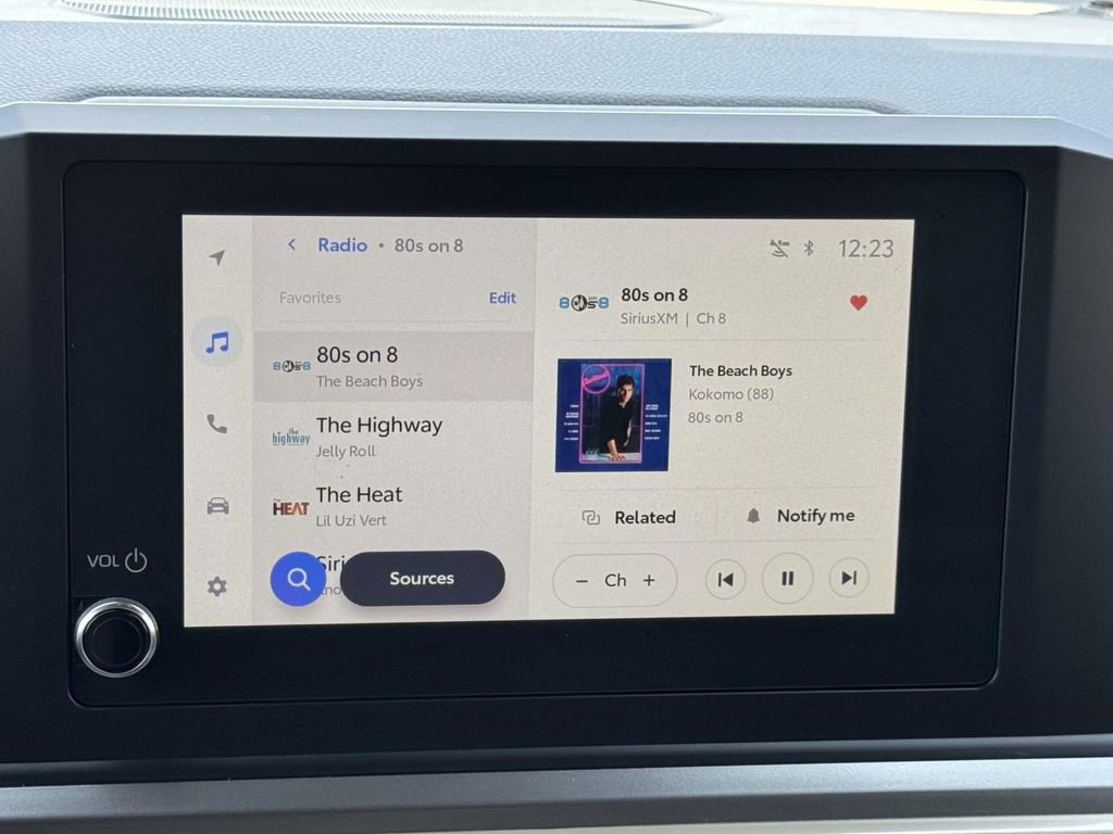 Used 2025 Toyota Tacoma TRD Off-Road AWD/4WD image 3