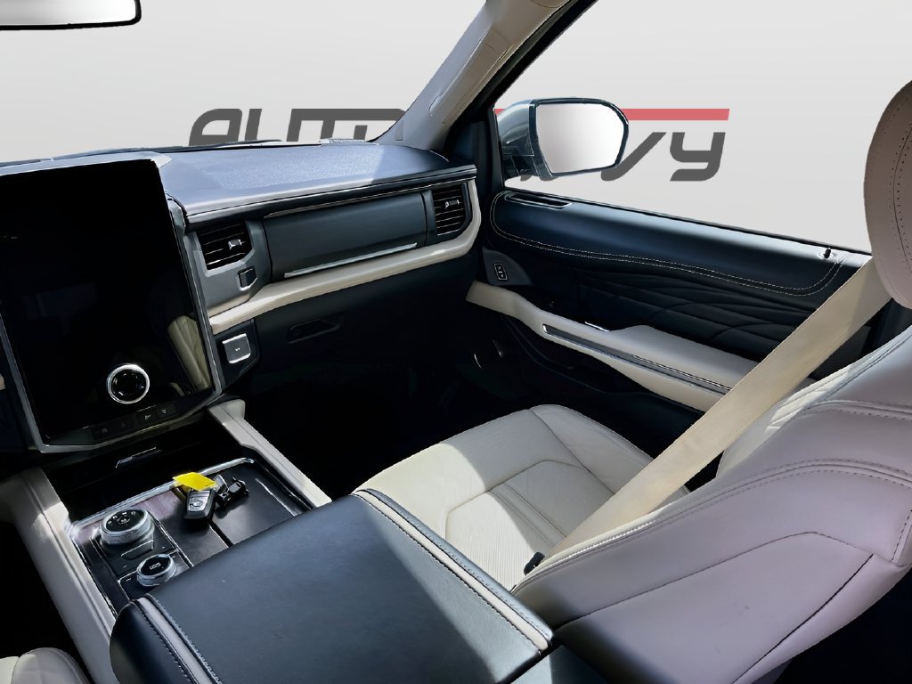 Used 2024 Ford Expedition Max Platinum AWD/4WD image 25