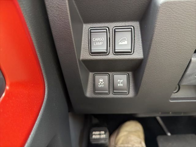 Used 2025 Nissan Frontier PRO-4X w/ Interior Protection Package image 24