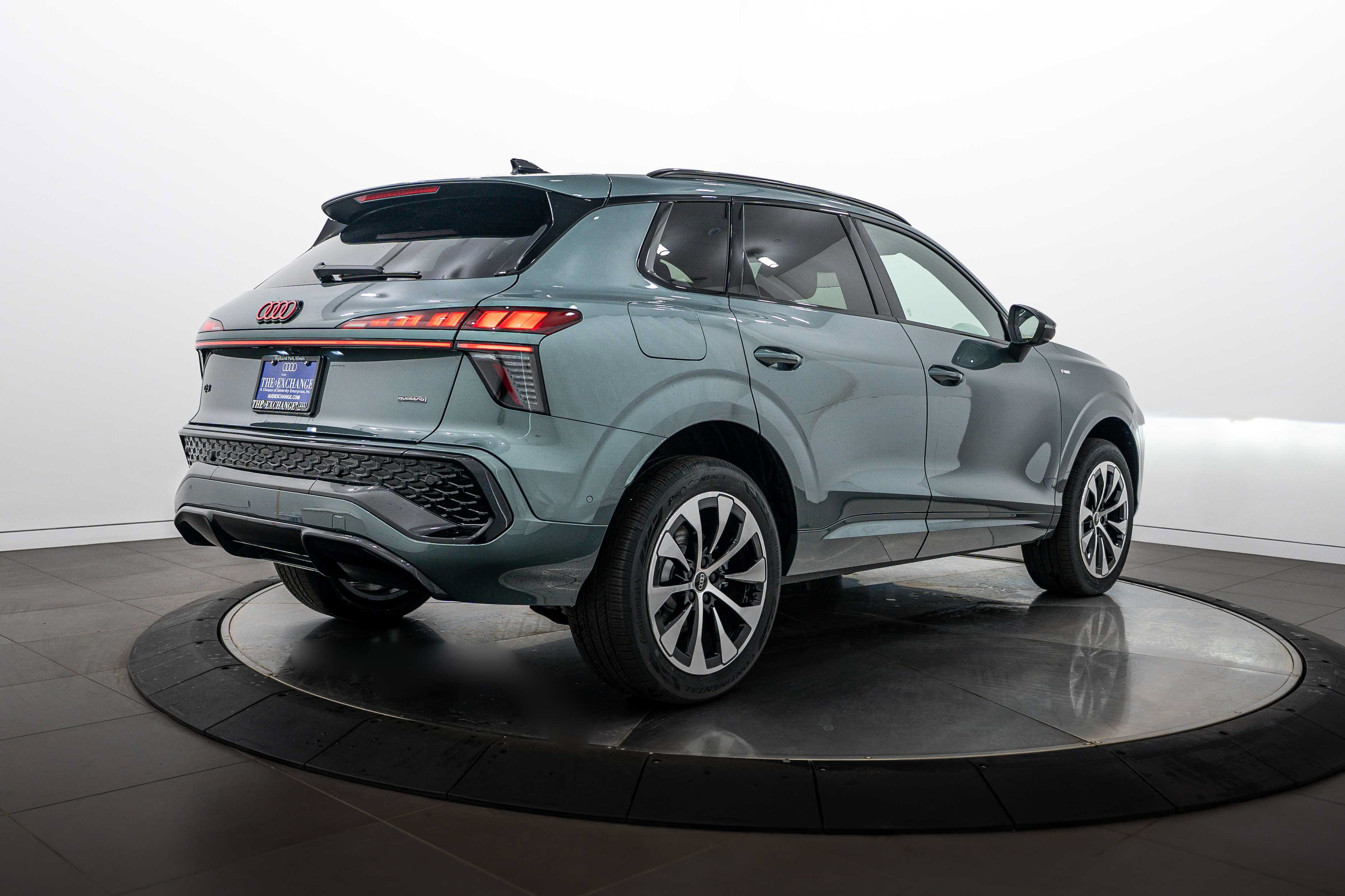 New 2026 Audi Q3 quattro 2.0T AWD/4WD image 4