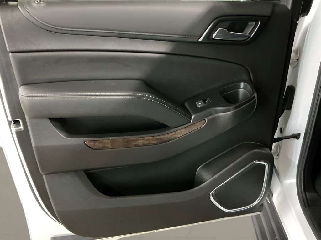 Used 2019 Chevrolet Suburban LT image 25