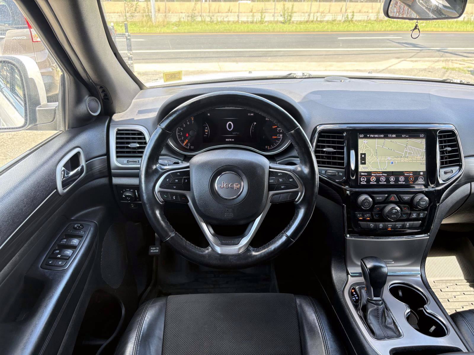 Used 2021 Jeep Grand Cherokee Laredo X AWD/4WD image 14