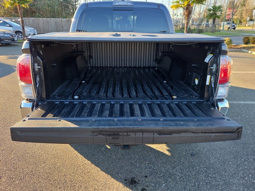 Used 2021 Toyota Tacoma TRD Off-Road image 16