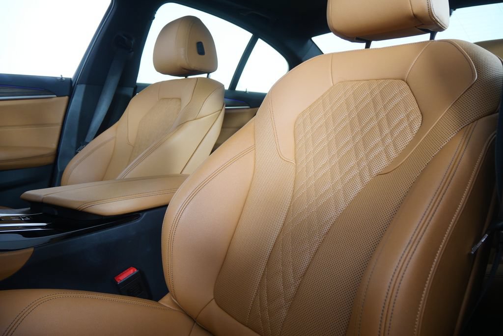 Used 2023 BMW 530i w/ M Sport Package RWD image 10