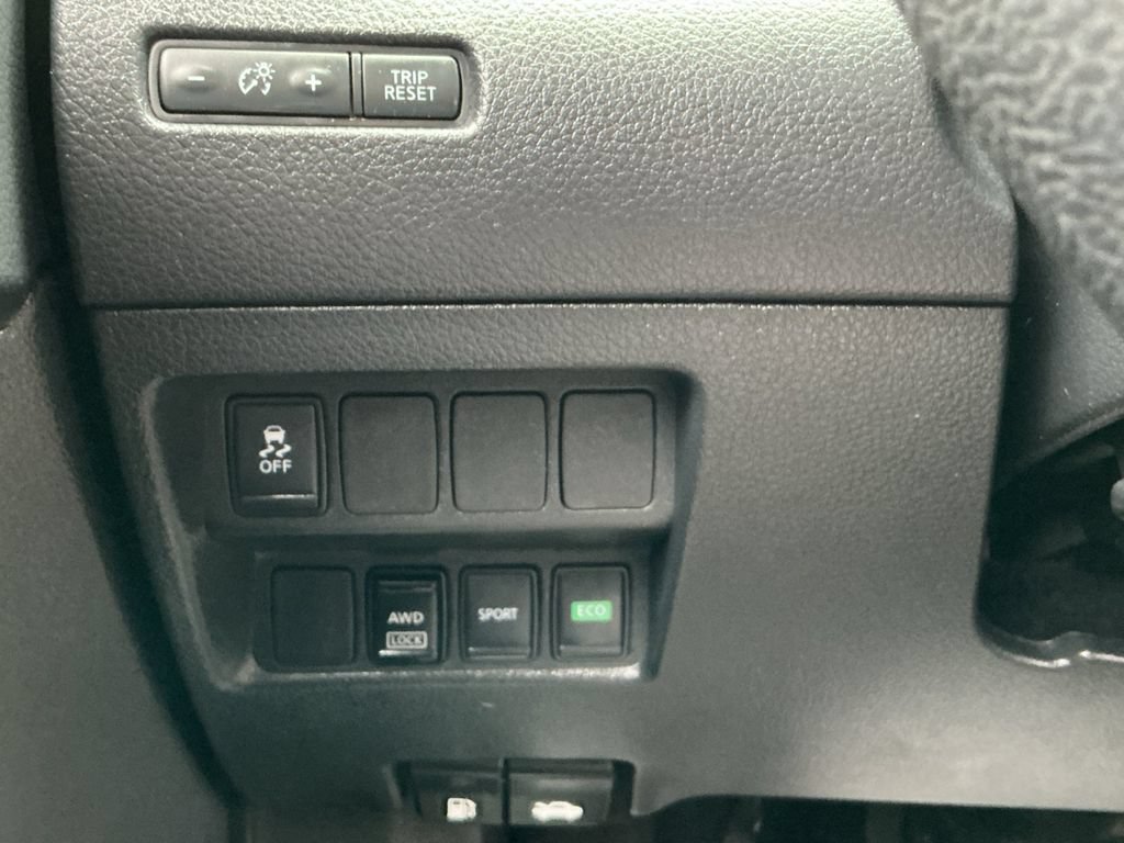 Used 2017 Nissan Rogue S AWD/4WD image 19