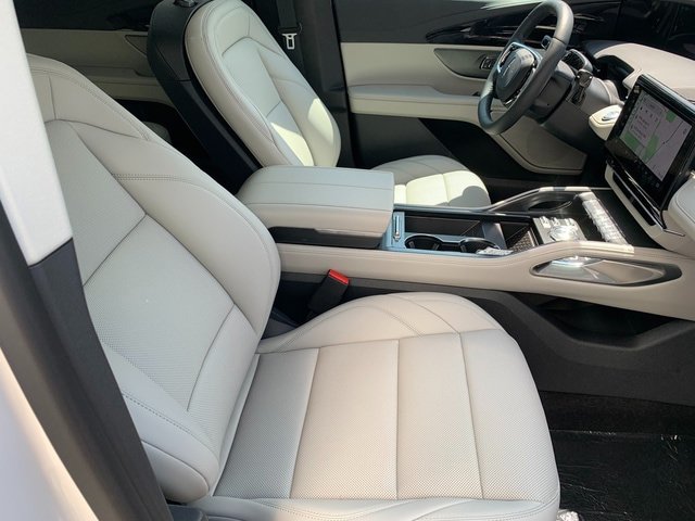 New 2026 Lincoln Nautilus Premier AWD/4WD image 11