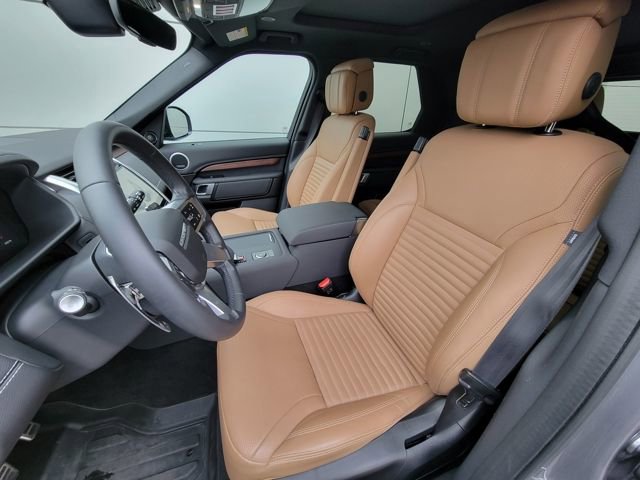 Used 2025 Land Rover Discovery Dynamic SE image 20