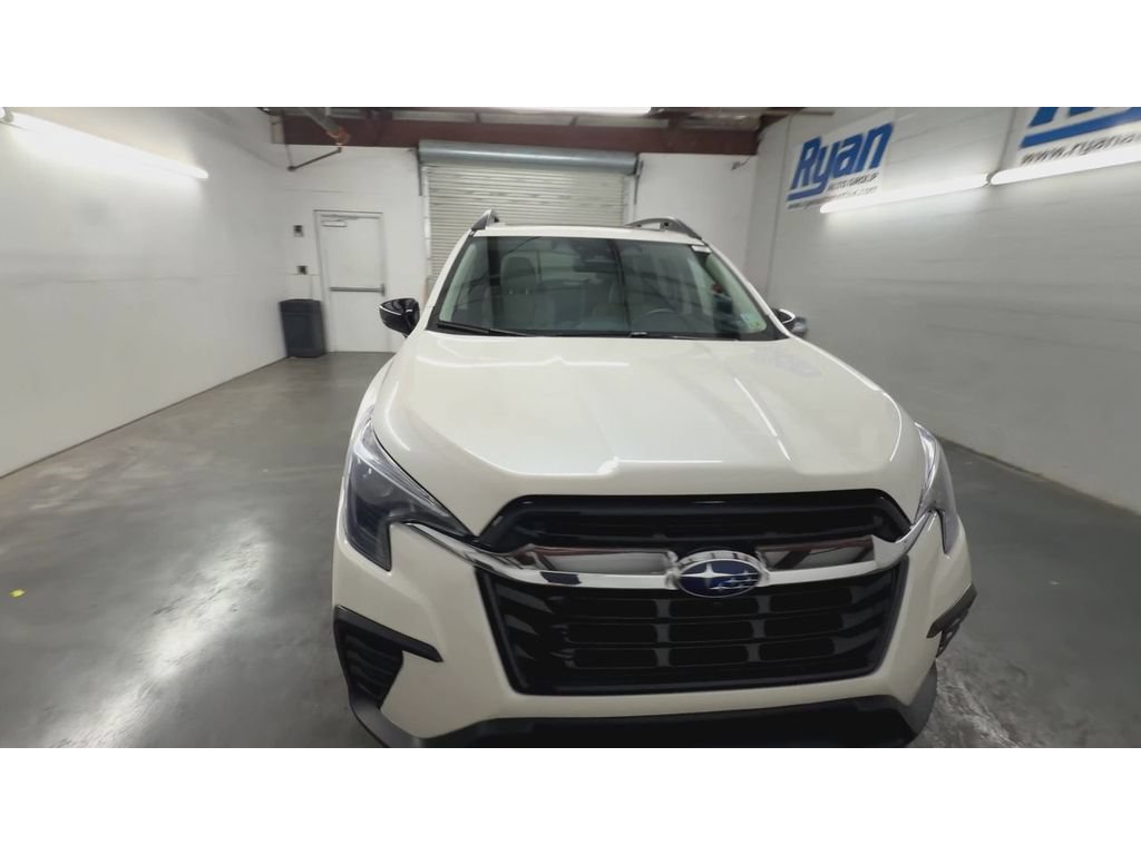 Used 2024 Subaru Ascent Limited w/ Technology Package AWD/4WD image 3