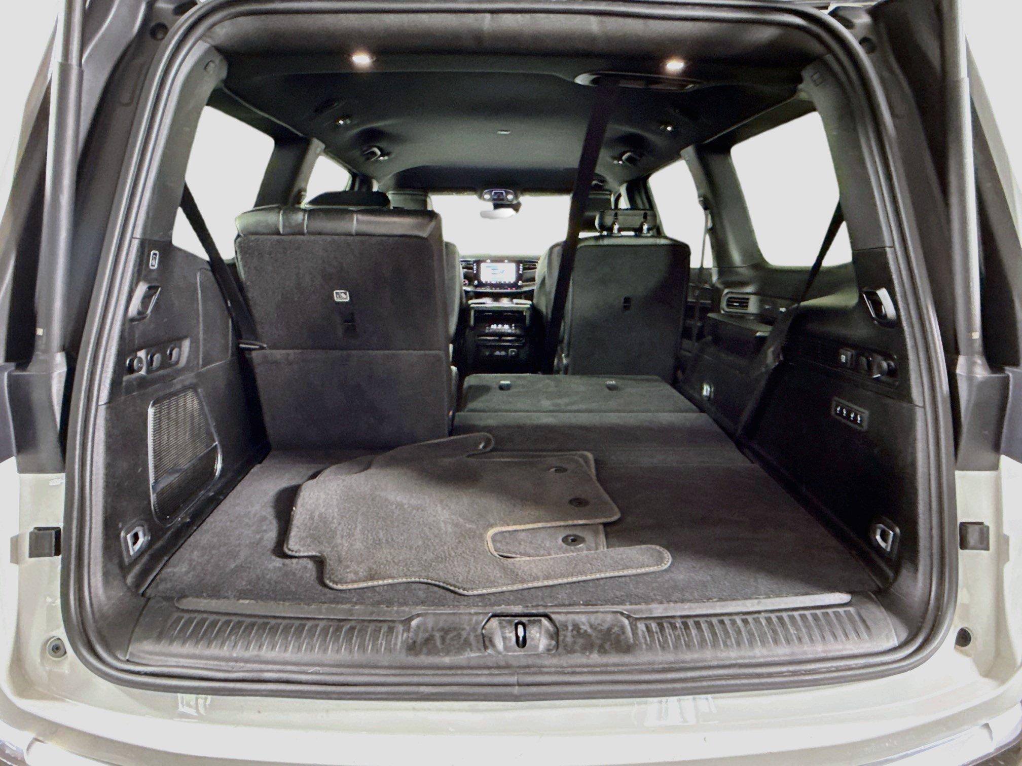 Used 2024 Jeep Wagoneer Series III AWD/4WD image 35