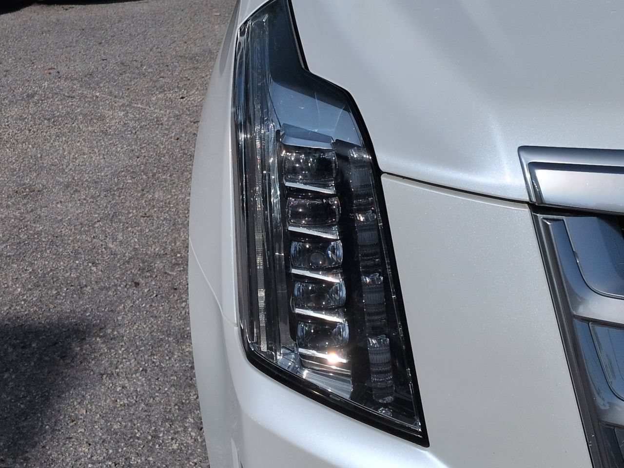 Used 2018 Cadillac Escalade Luxury RWD image 10