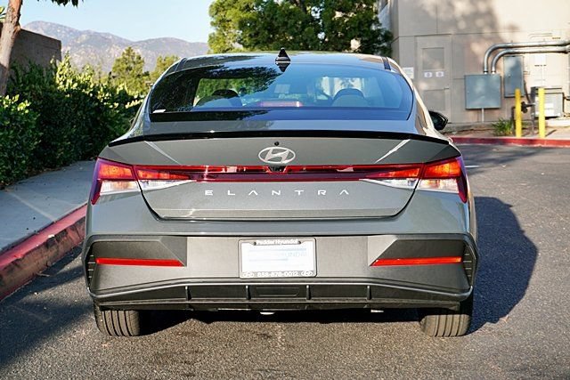 New 2026 Hyundai Elantra Sport FWD image 10