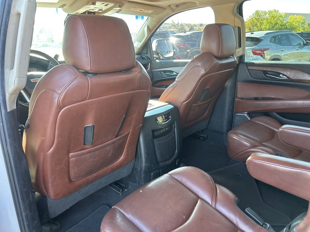 Used 2019 Cadillac Escalade ESV Premium Luxury image 33