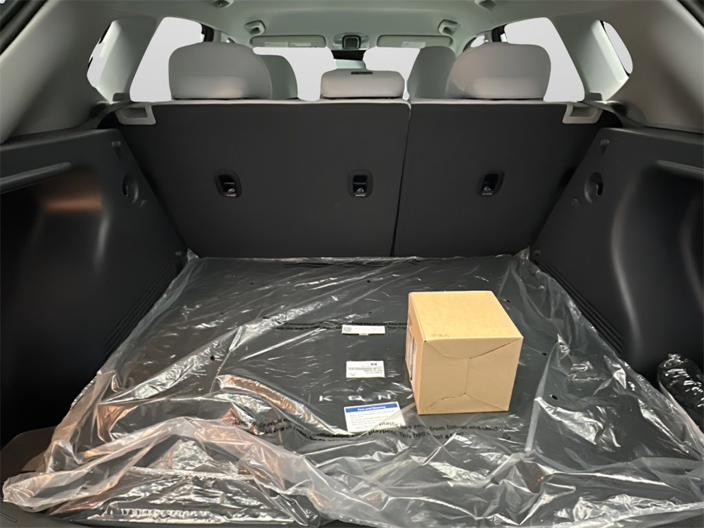 Certified 2025 Hyundai Kona SE image 17
