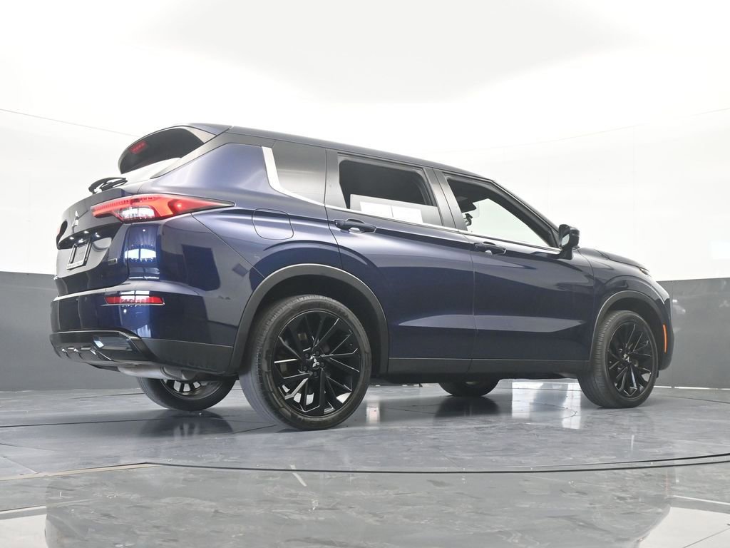 Used 2023 Mitsubishi Outlander SE image 68