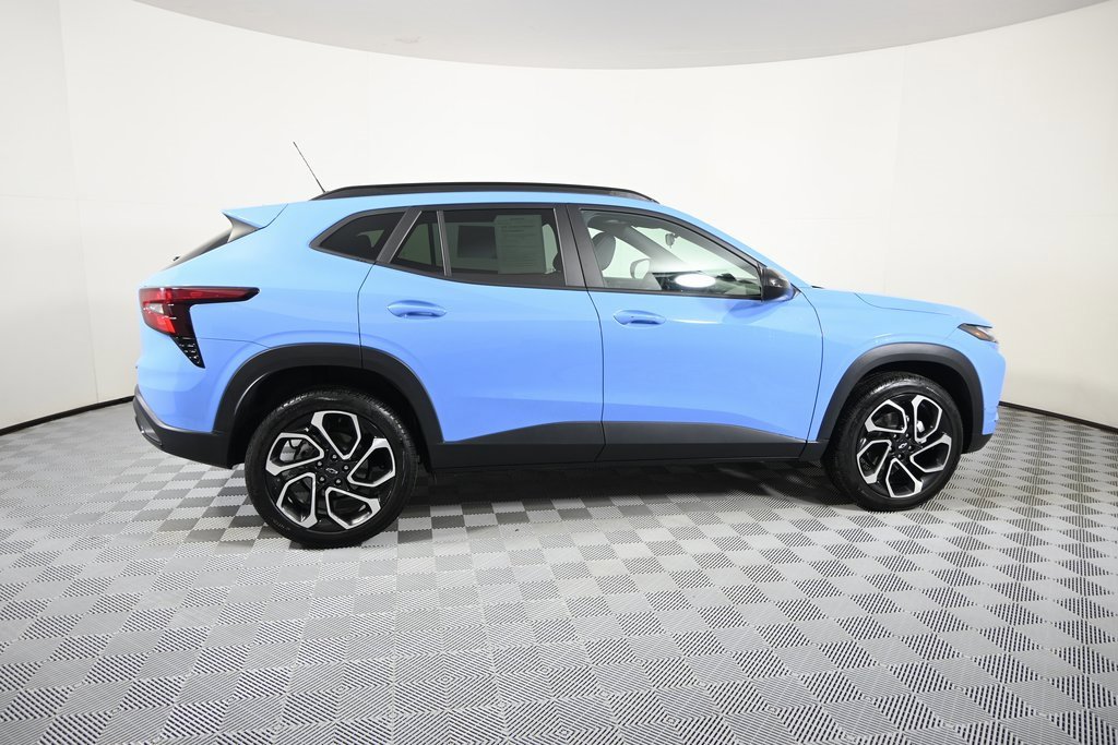 Used 2024 Chevrolet Trax RS w/ Sunroof Package image 7