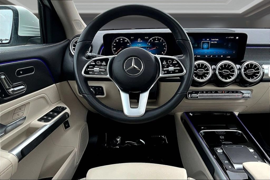 Used 2022 Mercedes-Benz GLB 250 4MATIC image 8