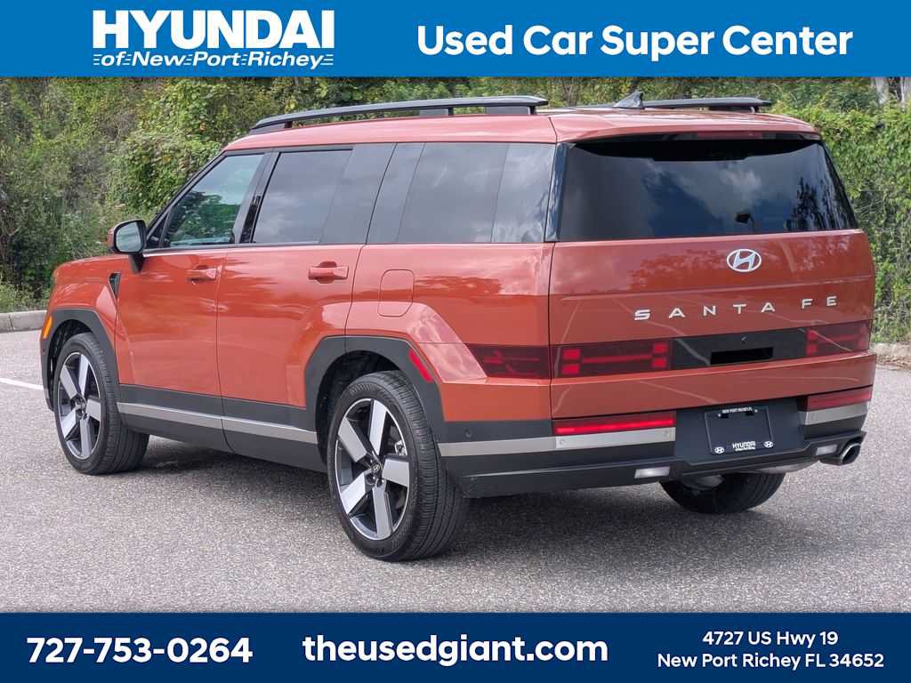 Used 2025 Hyundai Santa Fe Limited FWD image 3