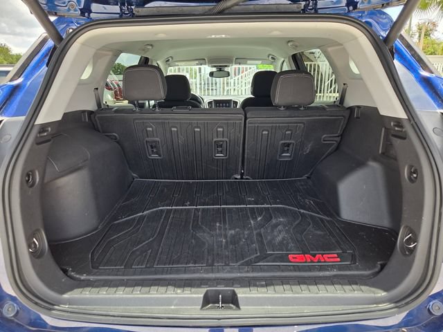 Used 2023 GMC Terrain SLE w/ Driver Convenience Package FWD image 9