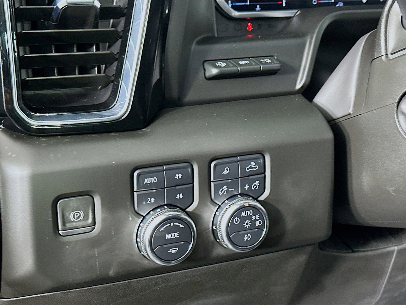 Used 2024 GMC Sierra 1500 Denali image 11