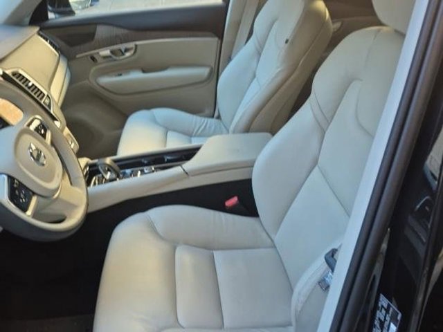 Used 2023 Volvo XC90 B6 Plus w/ Protection Package Premier image 6