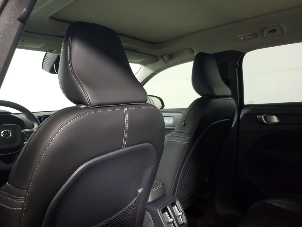 Certified 2026 Volvo XC40 B5 Core w/ Climate Package image 16