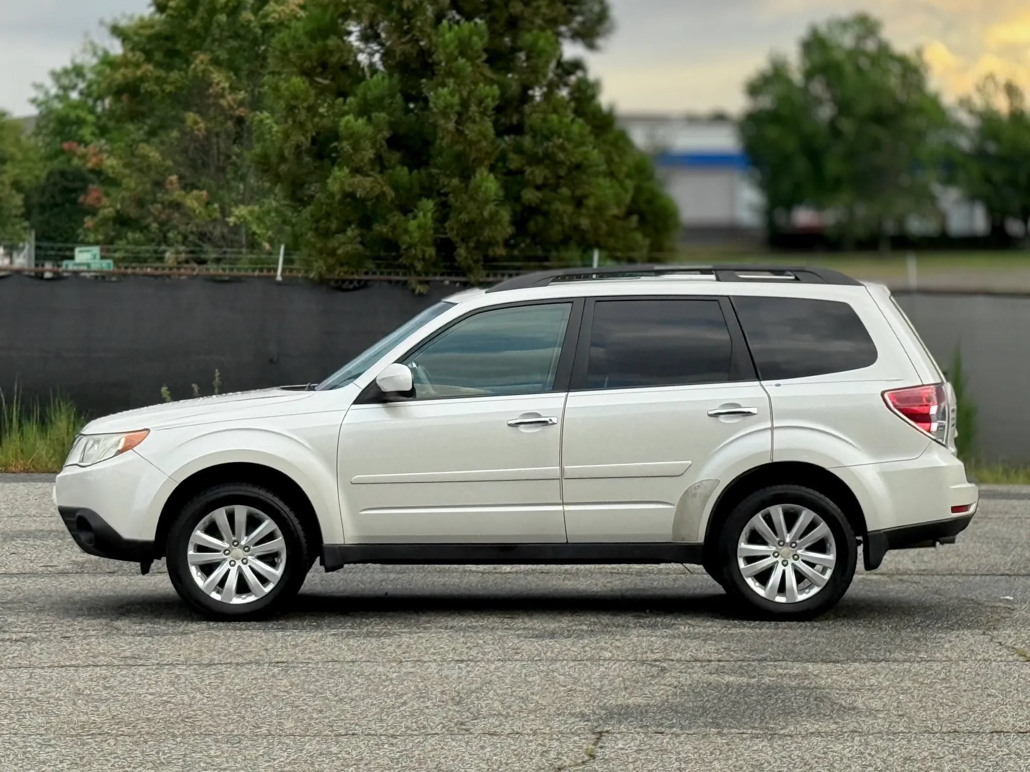 Used 2012 Subaru Forester 2.5X Limited AWD/4WD image 8