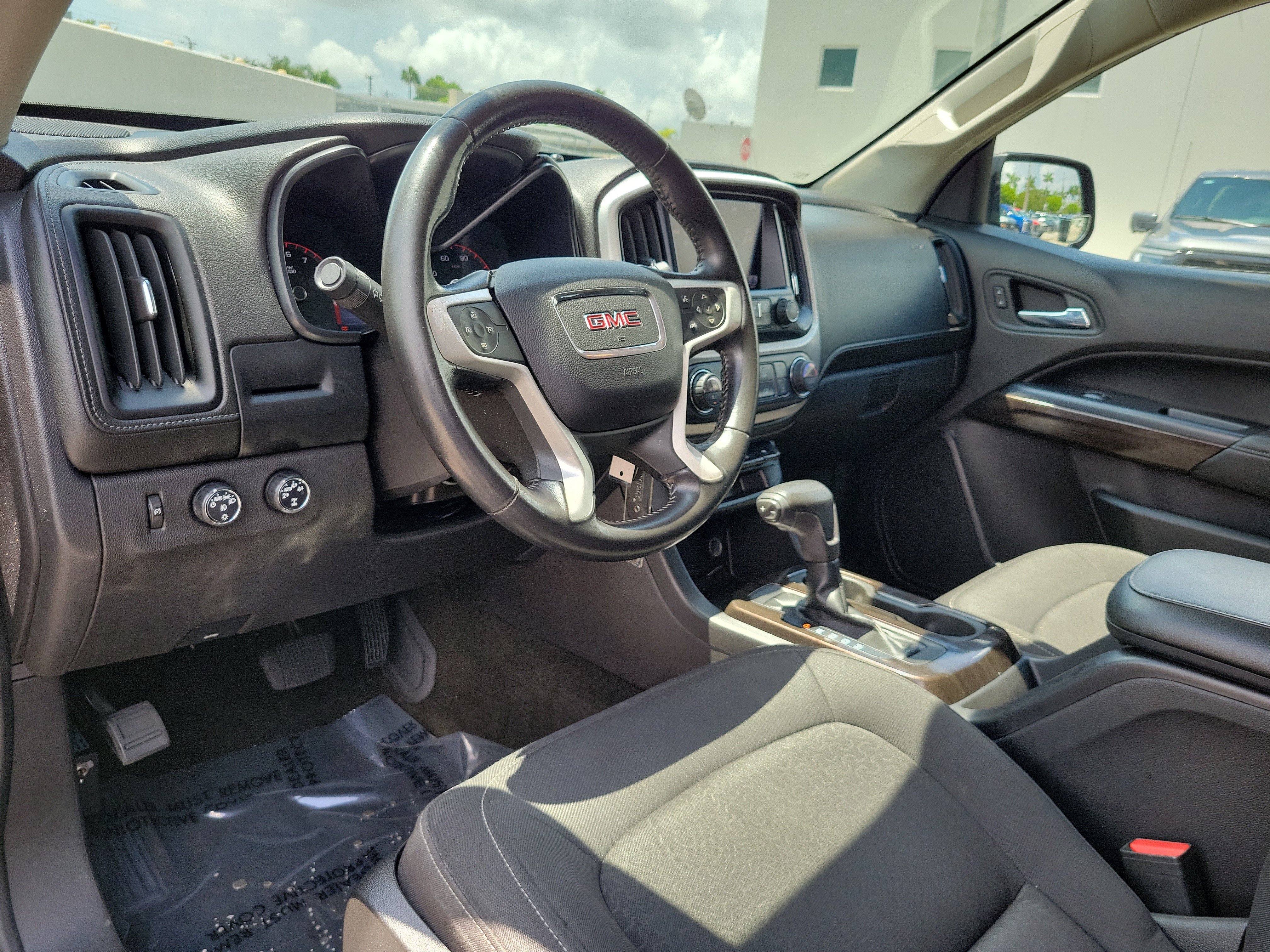 Used 2016 GMC Canyon SLE w/ Nightfall Edition AWD/4WD image 9