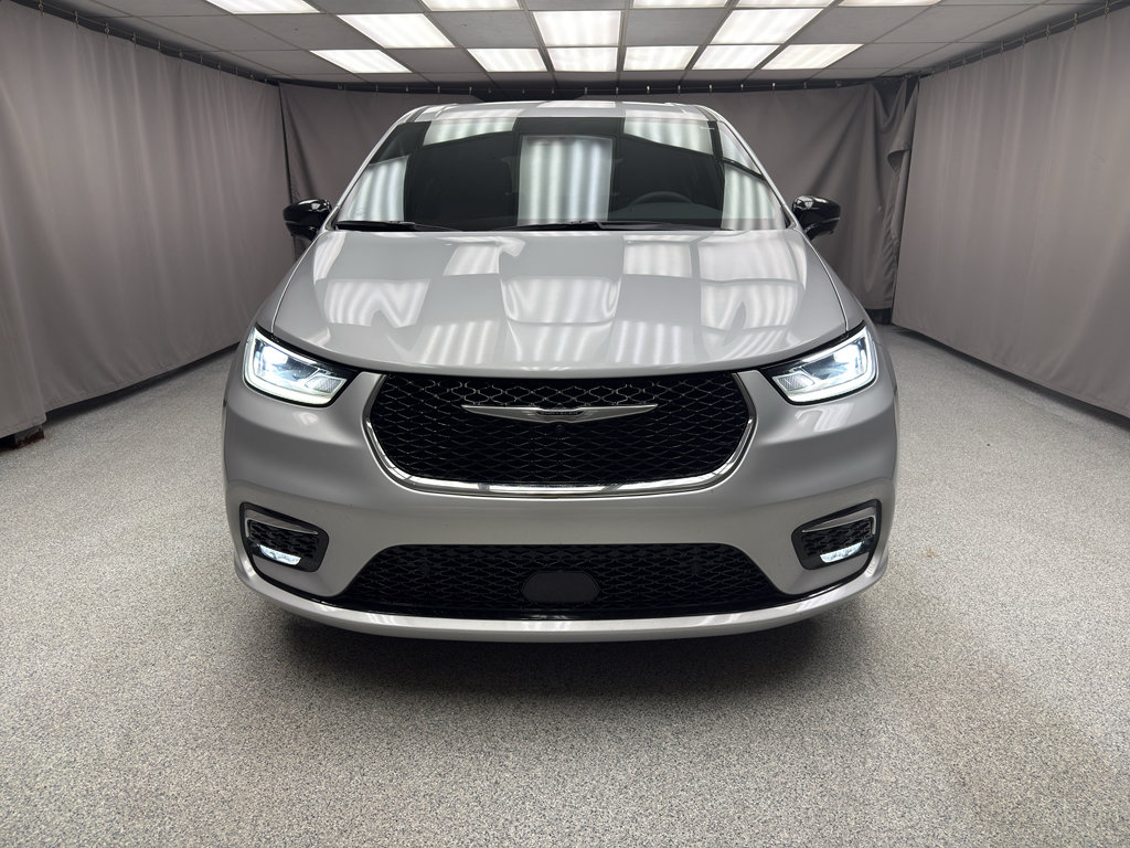 Used 2026 Chrysler Pacifica Select FWD image 5