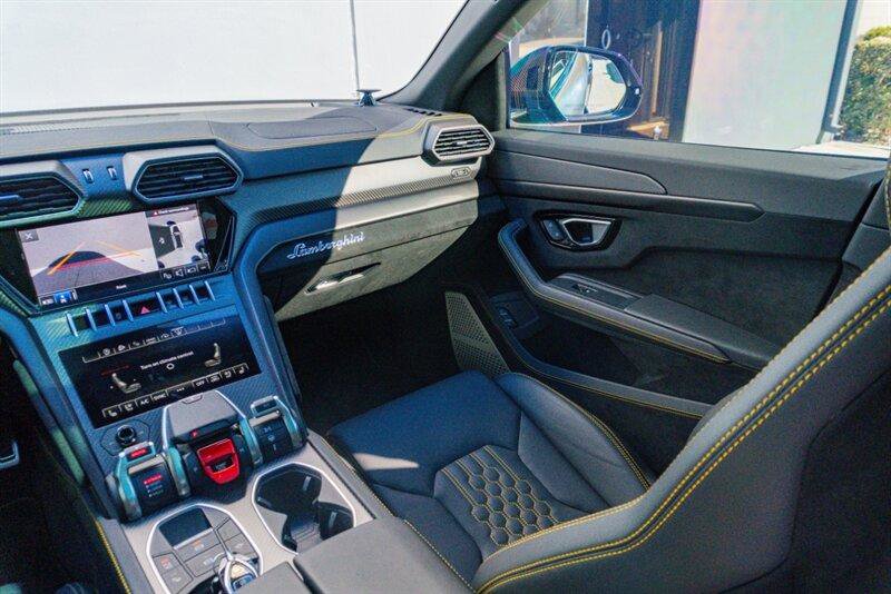 Used 2024 Lamborghini Urus Performante image 16