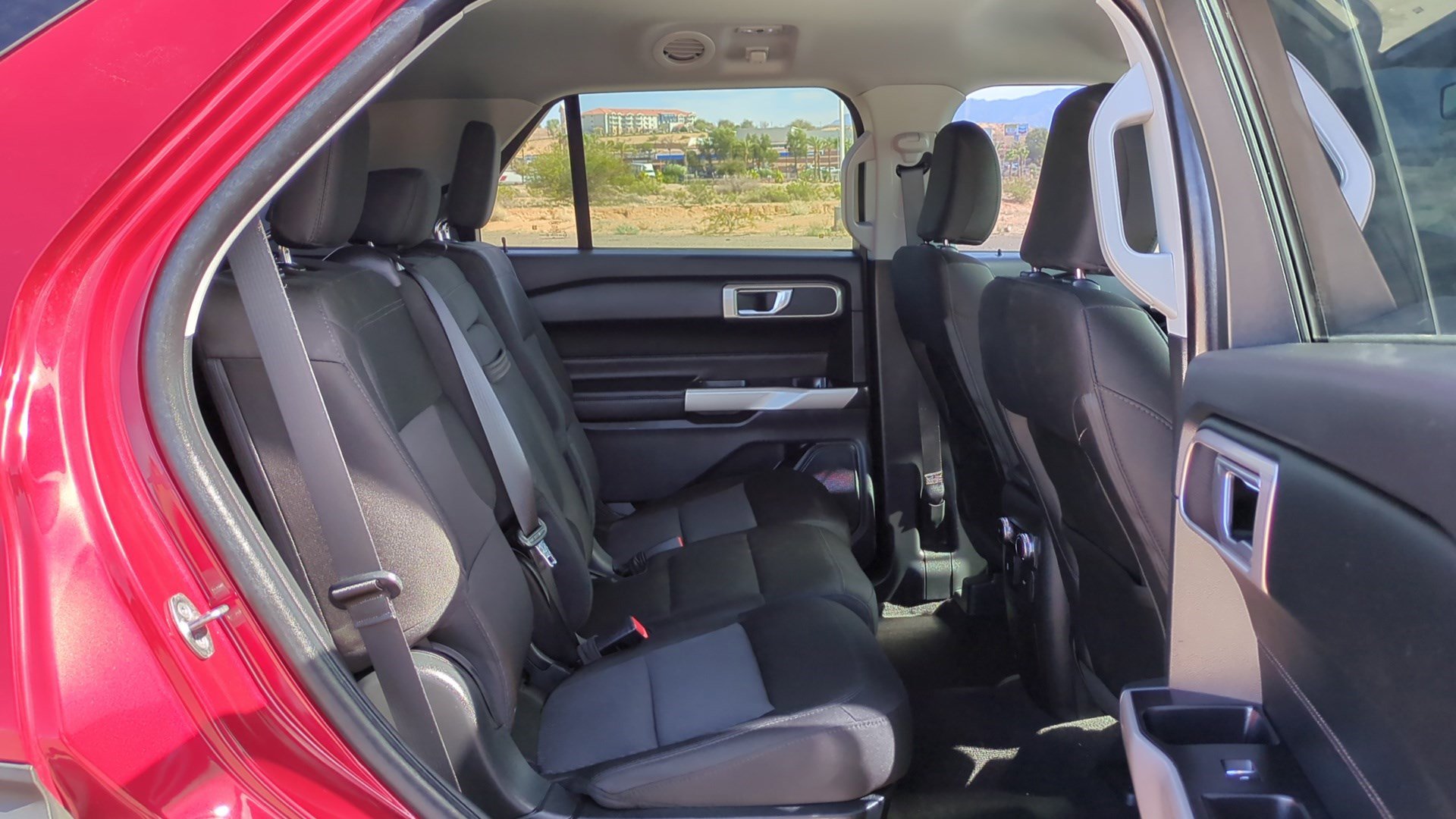 Used 2023 Ford Explorer XLT image 29