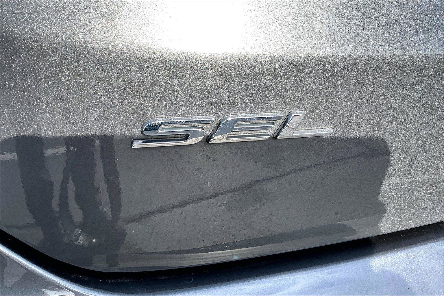 Used 2024 Ford Edge SEL AWD/4WD image 9