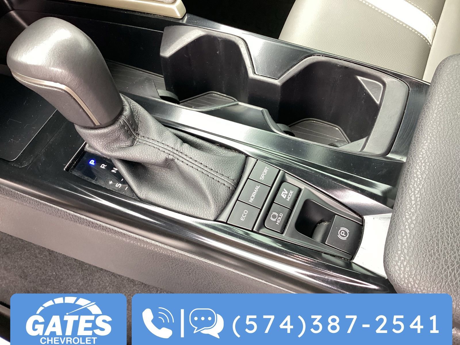 Used 2025 Toyota Camry SE AWD/4WD image 30