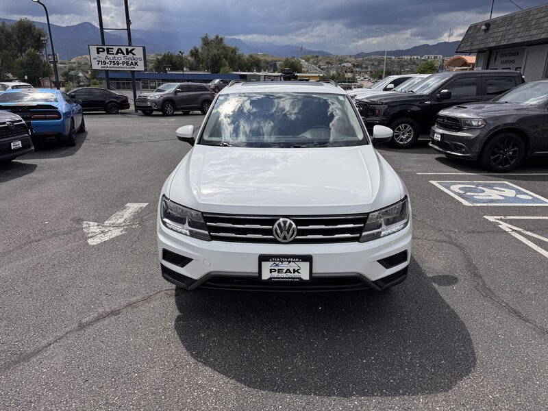 Used 2021 Volkswagen Tiguan SE w/ Panoramic Sunroof Package AWD/4WD image 2