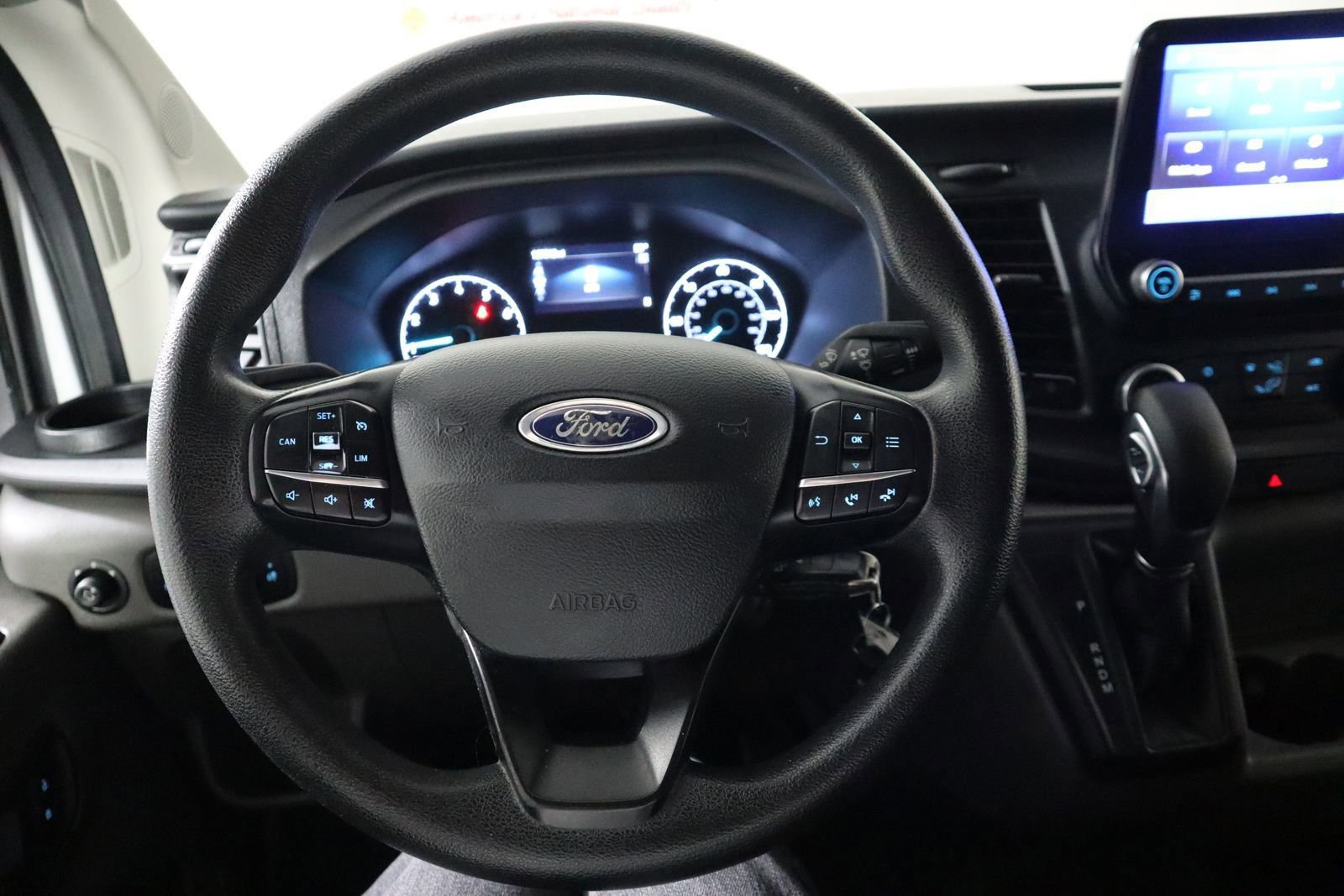 Used 2020 Ford Transit 150 Low Roof AWD image 31