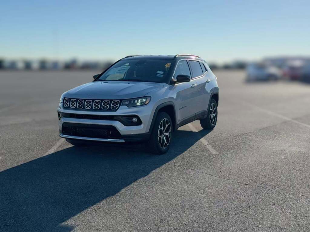 New 2026 Jeep Compass Limited image 3